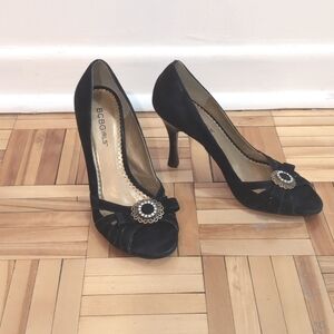 Bcbg size 6.5 B black suede heels with detail front open toe